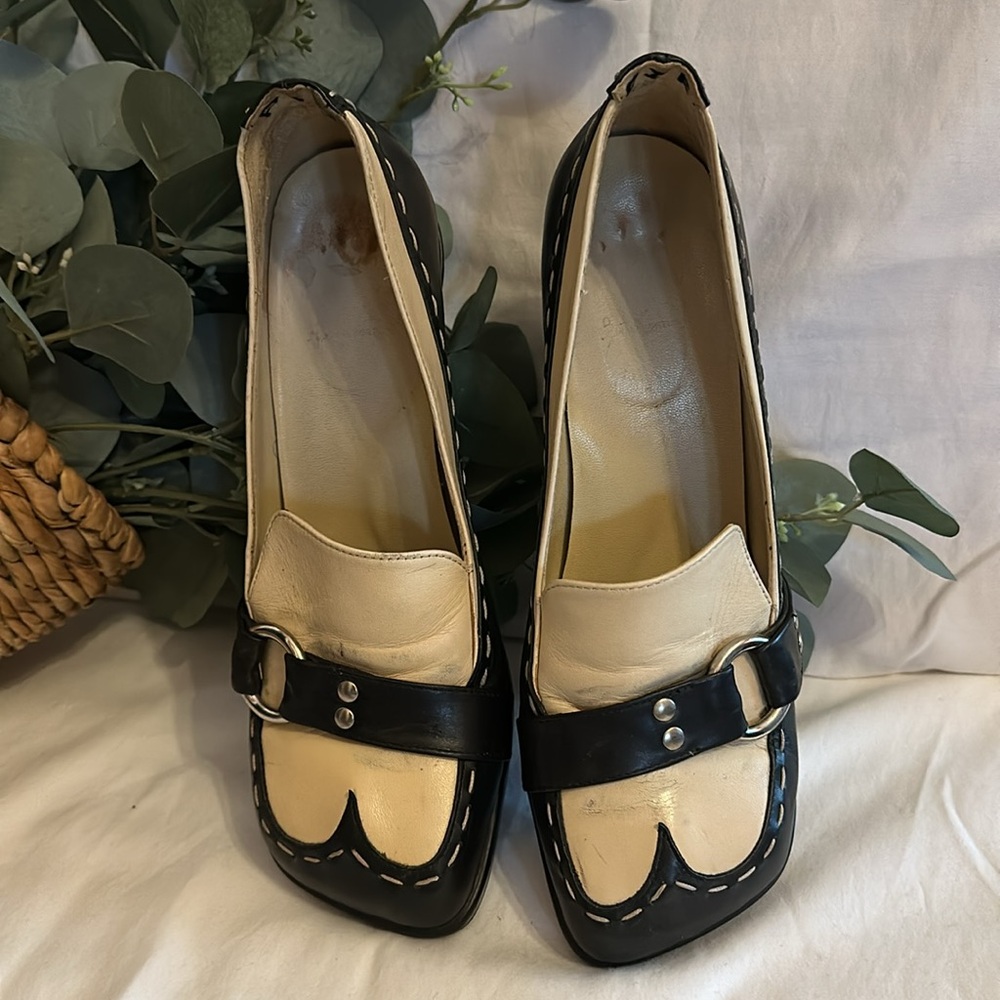 John Fluevog | Women's | Black/Cream | stitching | 9 | Mary Jane | heel| loafers - Picture 3 of 16